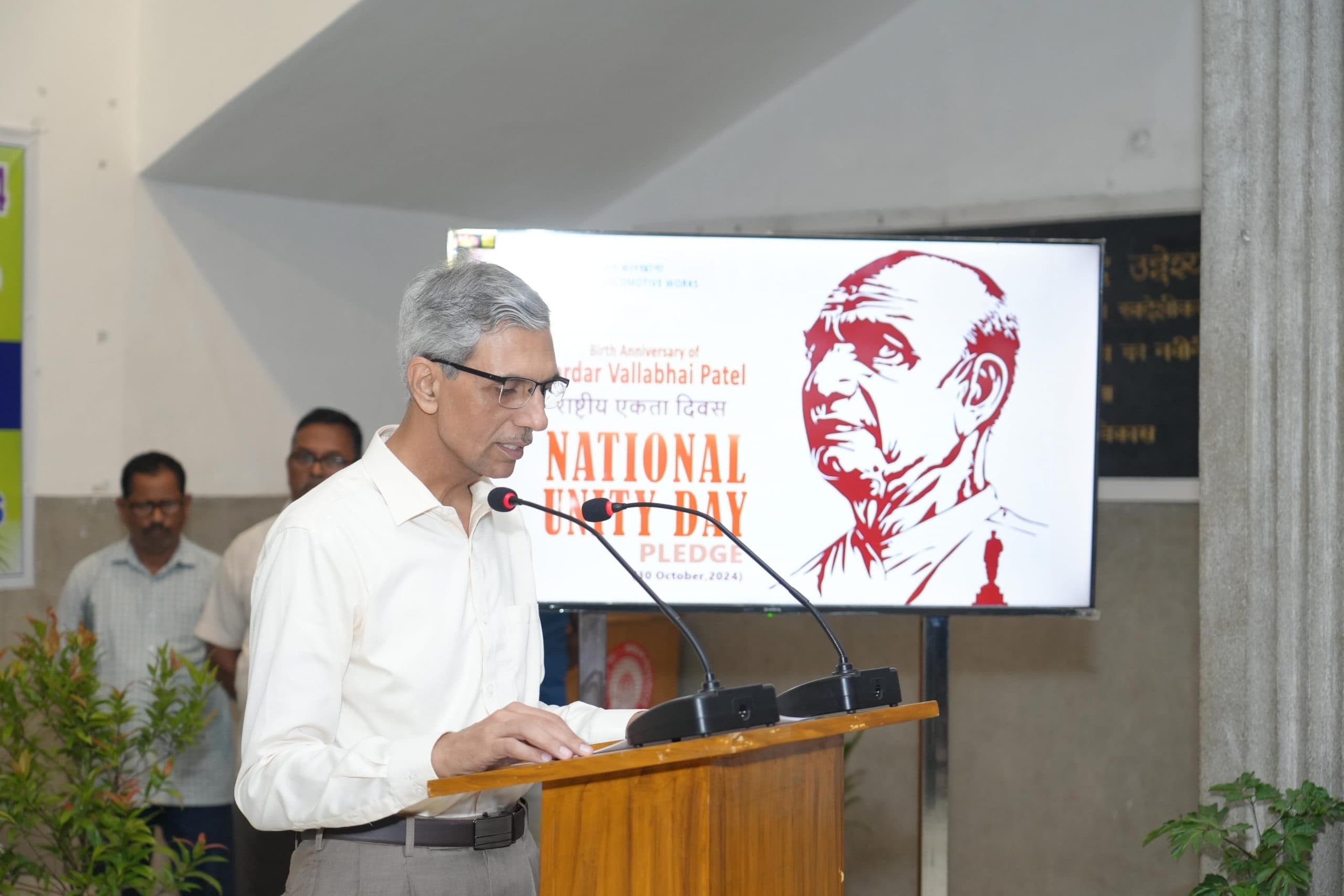 चिरेकाकर्मियों को राष्ट्रीय एकता की दिलायी गयी शपथ