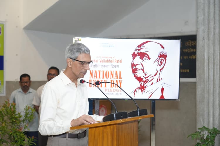 चिरेकाकर्मियों को राष्ट्रीय एकता की दिलायी गयी शपथ