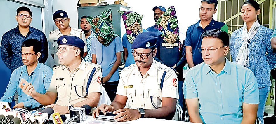 जामताड़ा के दो और धनबाद का एक आरोपी गिरफ्तार, सात दिनों की पुलिस रिमांड