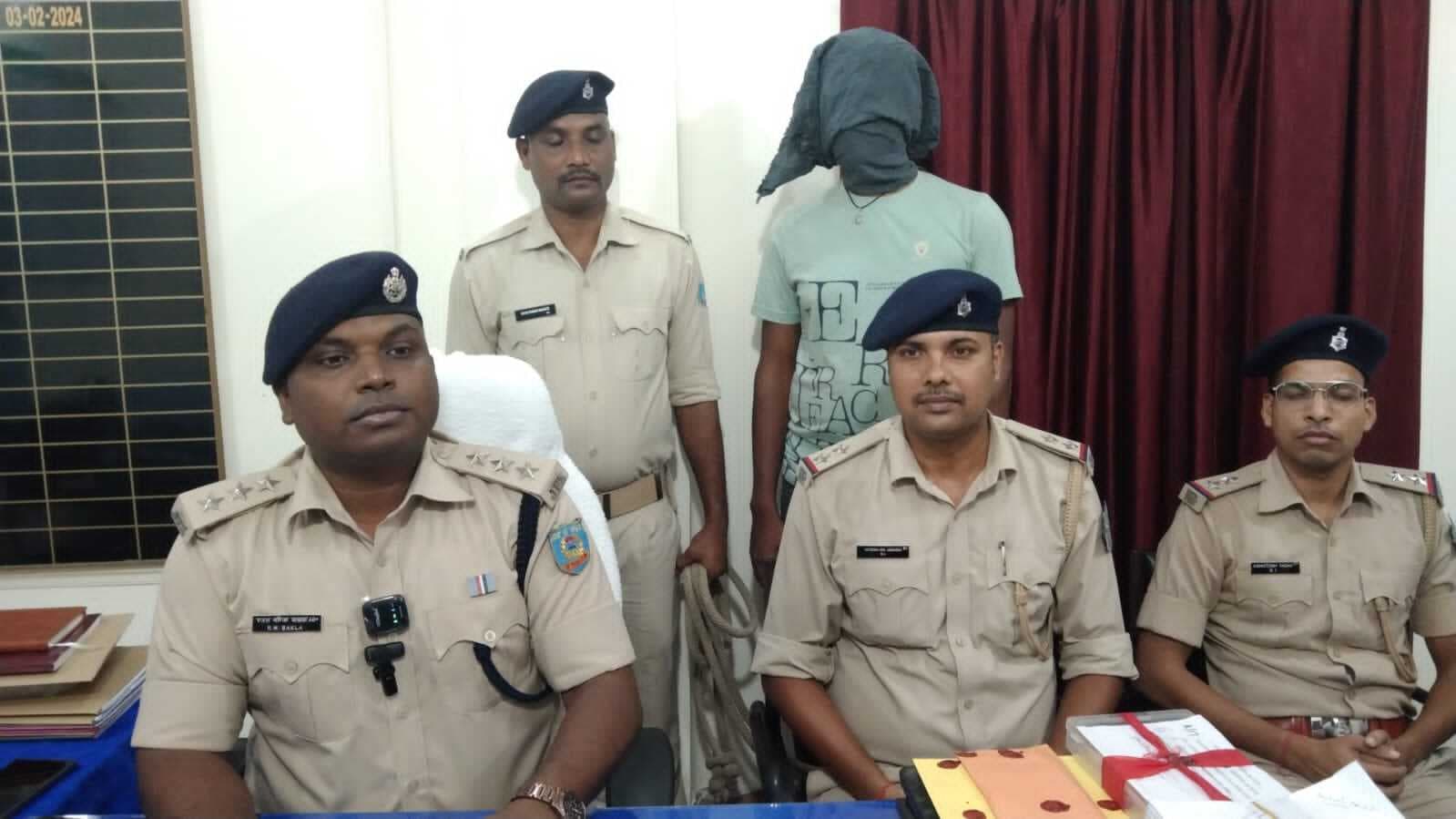 Dhanbad News:सांवलापुर में प्रतिबंधित लॉटरी होती थी छपाई, एक गिरफ्तार