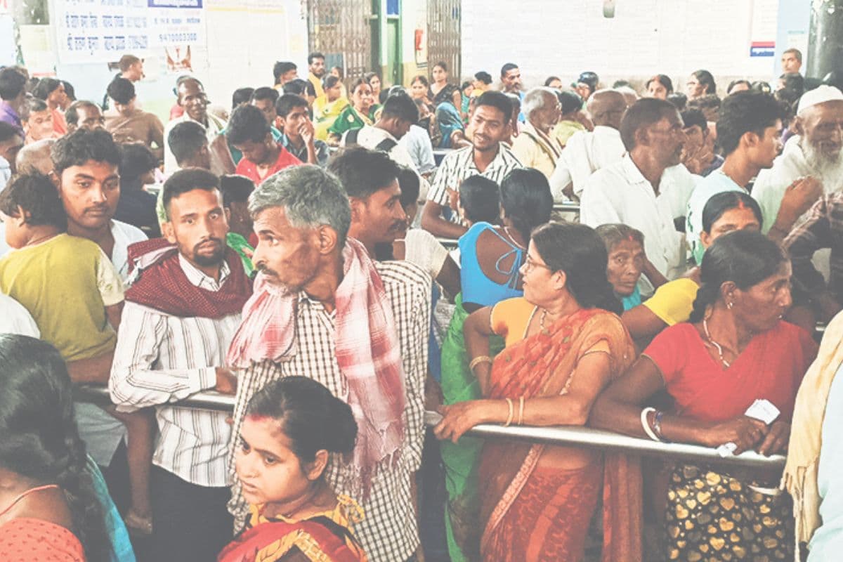 Bihar News: गया के मगध मेडिकल में छात्रों का हंगामा, बंद कराया OPD, 1000 से ज्यादा मरीज परेशान