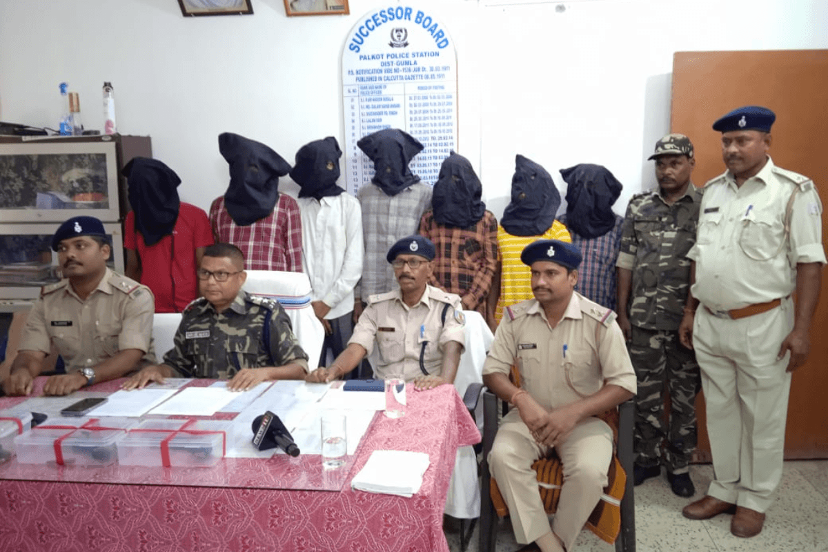 Jharkhand Crime News: गुमला पुलिस के हत्थे चढ़ा अंतरराजीय लुटेरा गैंग, सात अपराधी गिरफ्तार