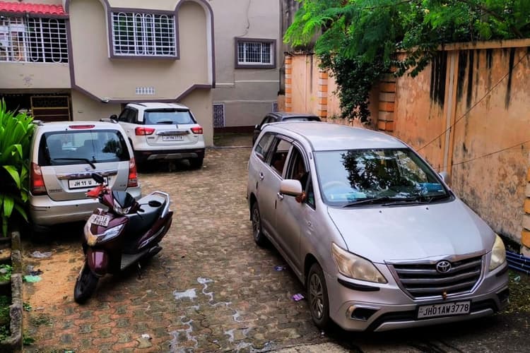 Income Tax Raid: गिरिडीह में 2 व्यापारियों के ठिकानों पर इनकम टैक्स की रेड