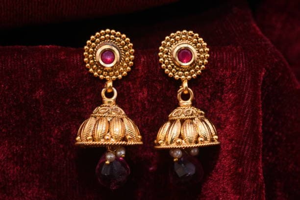 Chhath Puja Earrings: छठ पूजा पर पहनें ये 5 सुंदर ईयररिंग्स को, जानिए