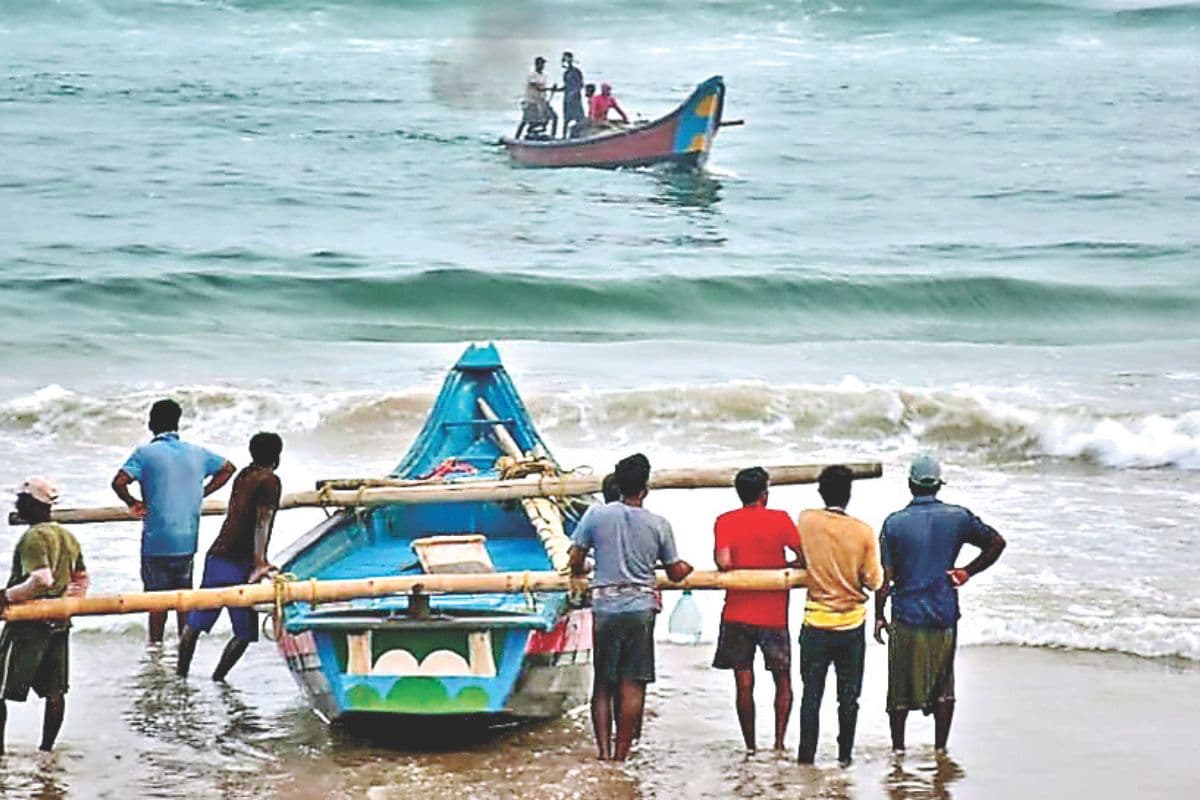 Dana Cyclone : चक्रवाती तूफान ‘डाना’ का असर, दीघा समेत अन्य तटवर्ती इलाकों में पसरा सन्नाटा