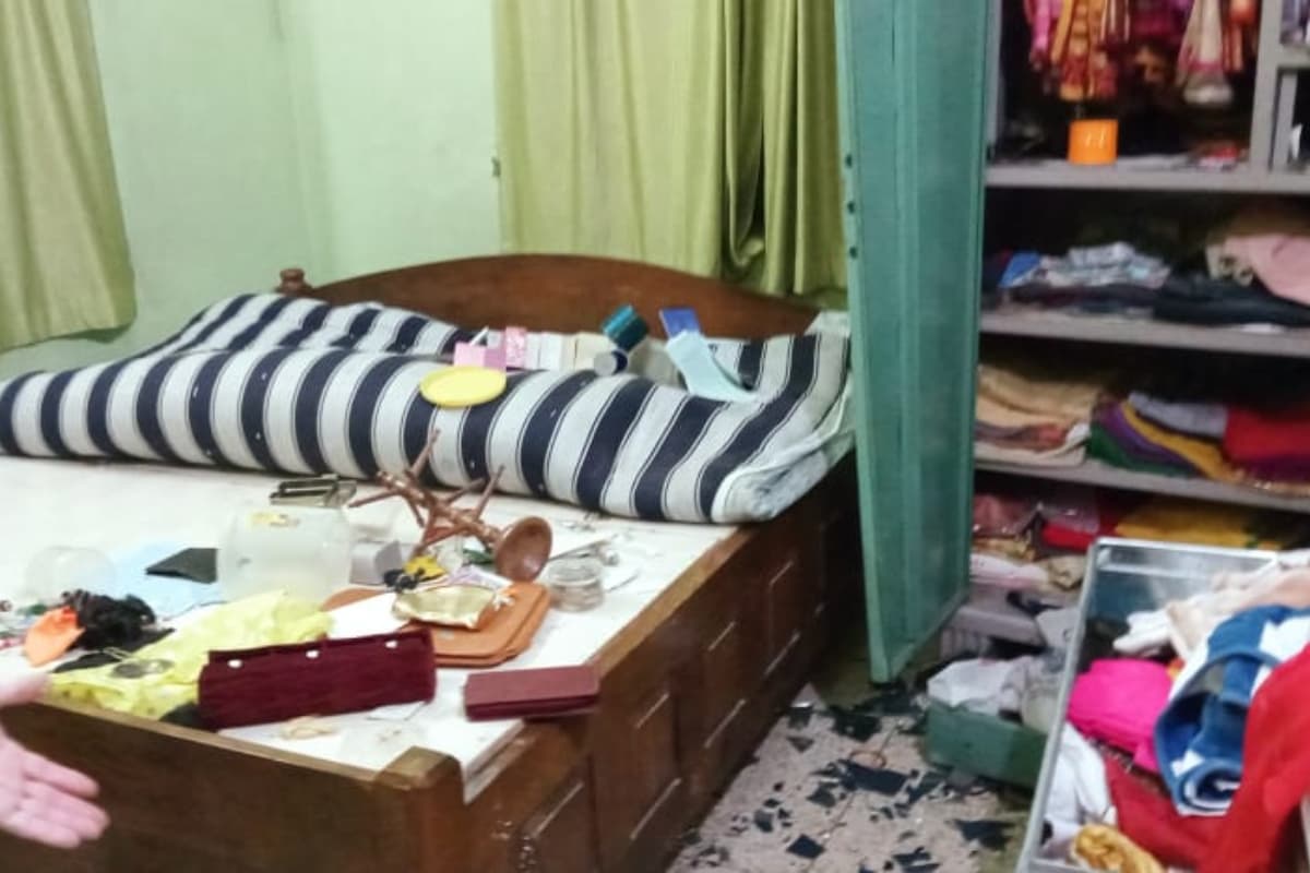 Jharkhand Crime News: बेटे का इलाज कराने परिवार गया था पटना, घर से लाखों की नगदी और गहने चोरी