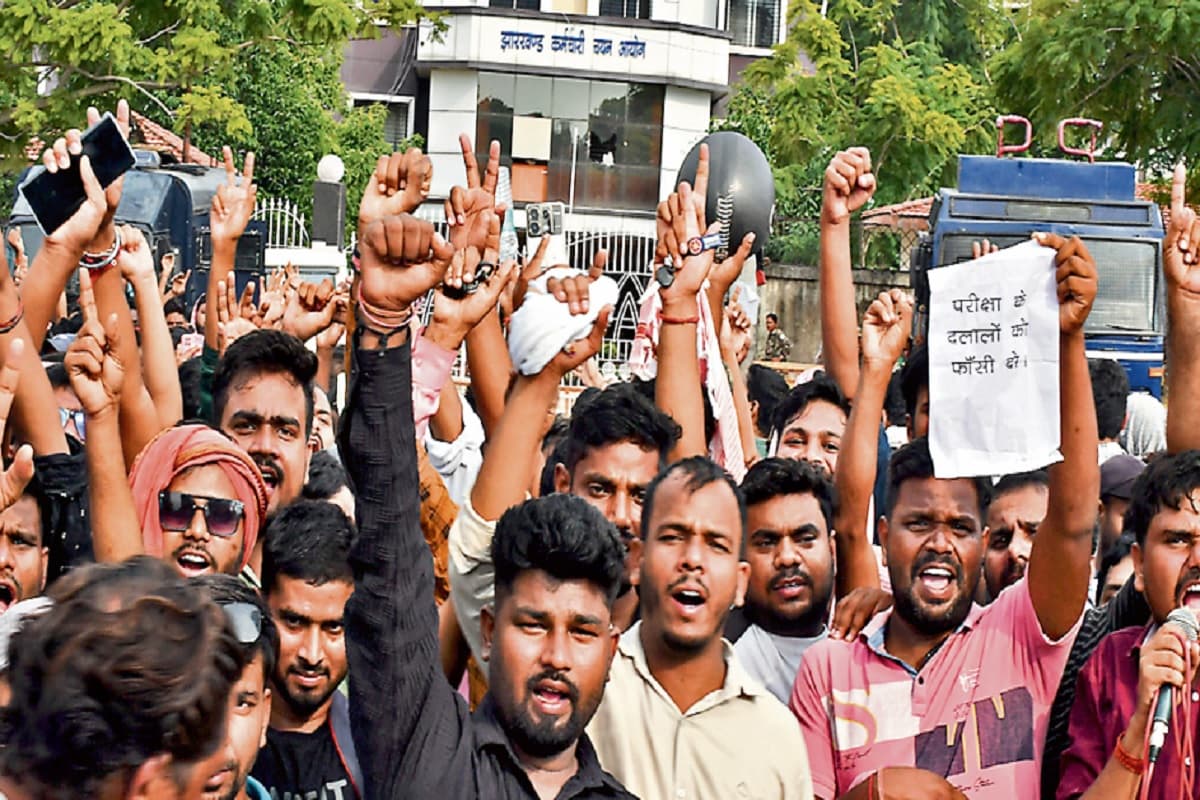 जांच पूरी होने तक नहीं निकाला जाएगा JSSC CGL का रिजल्ट, परीक्षा रद्द करने को लेकर अभ्यर्थियों का प्रदर्शन