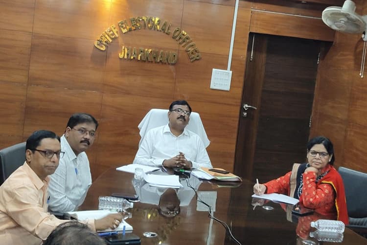 Jharkhand Assembly Election: 1200 से अधिक वोटर वाले बूथों पर नियुक्त होंगे अतिरिक्त पोलिंग अफसर- के रवि कुमार