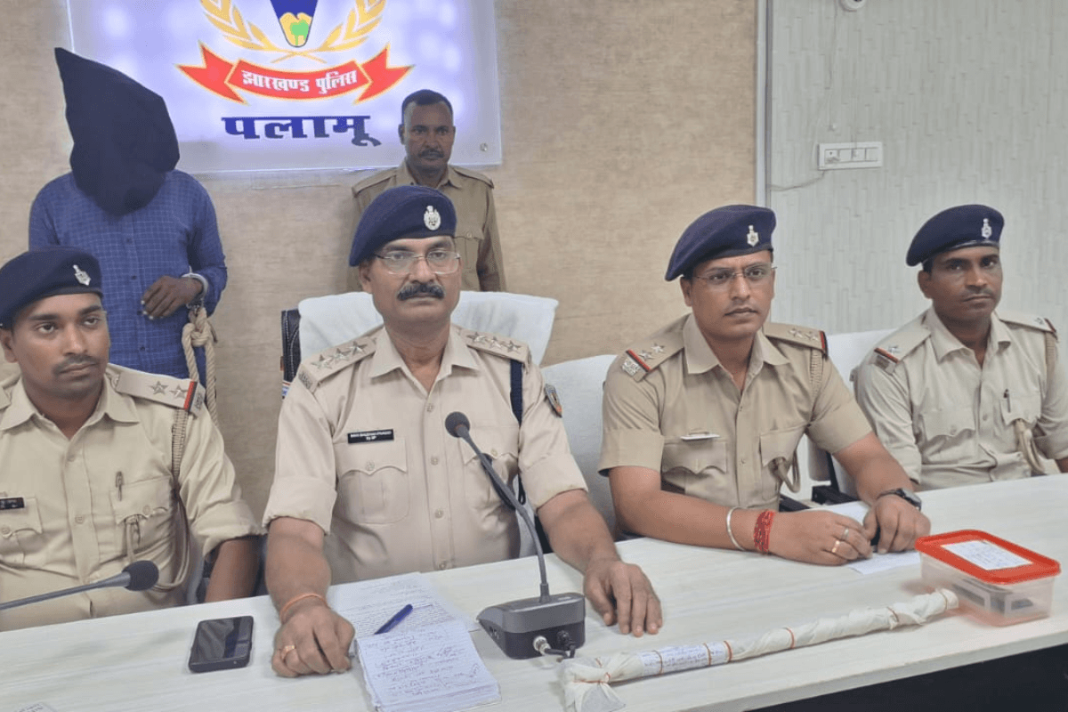 कलयुगी पिता ने बेटे को टांगी से काटकर मारा, पुलिस ने किया सनसनीखेज खुलासा