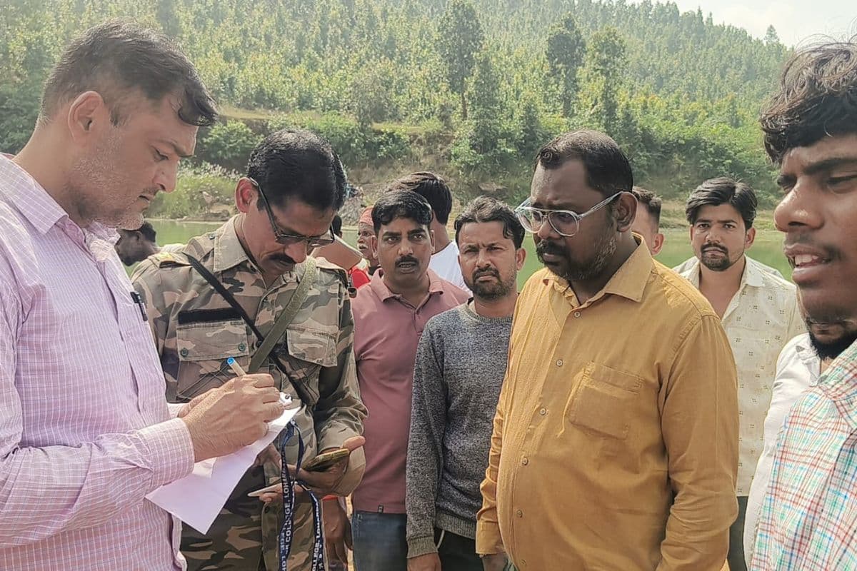 Jharkhand News: लोहरदगा में बड़ा हादसा, कोयल नदी में डूबे तीन छात्रों का नहीं मिल रहा सुराग