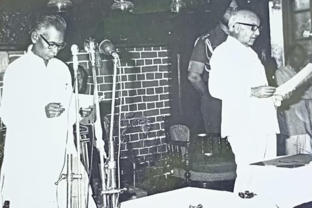 Jharkhand Elections Special: 1977 के चुनाव में पैदल ही 15-20 किमी रोजाना प्रचार करते थे महादेव मरांडी, कर्पूरी ठाकुर सरकार में बनें मंत्री