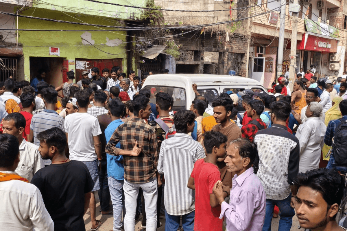 Muzaffarpur News: रिटायर्ड बैंक मैनेजर का बेटा जिंदा जलकर मरा, पिता और भाई पर हत्या का आरोप