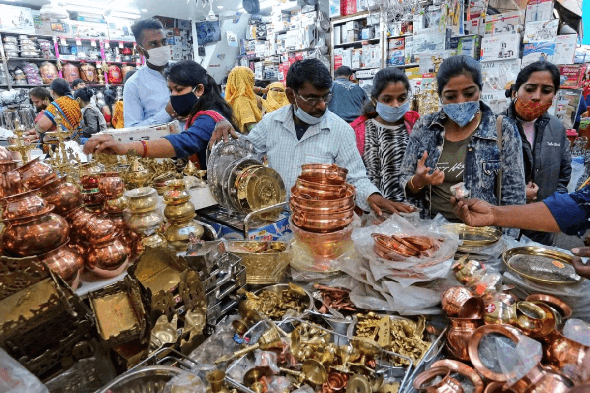 Muzaffarpur Dhanteras 2024: धनतेरस पर हुआ 950 करोड़ का कारोबार, ज्वेलरी की जमकर खरीदारी