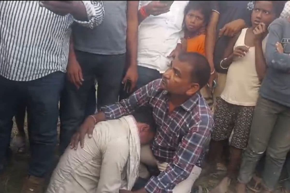 Muzaffarpur News: शहद व्यवसायी ने अखाड़ाघाट पुल से नदी में छलांग लगाकर दी जान, सकरा में मिला शव