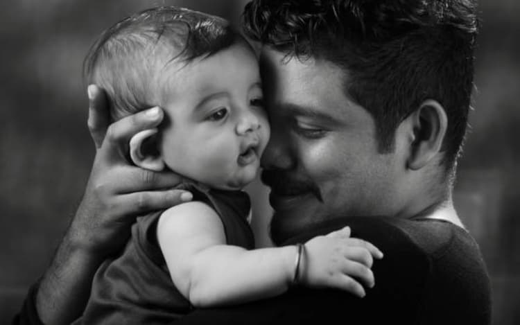 Parenting Tips: घर के छोटे बच्चों को पटाखों की आवाज और धुंए से इस तरह रखें सुरक्षित