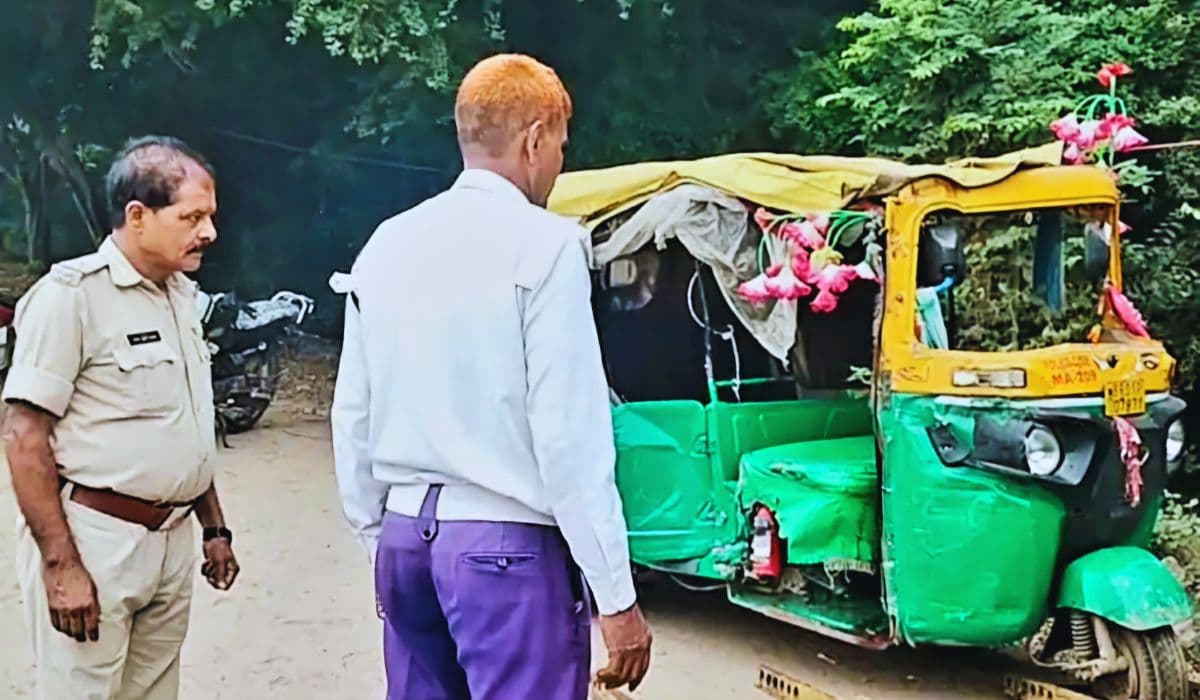 Road Accident: पटना में ट्रैक्टर ने ऑटो में मारी टक्कर, तीन साल की बच्ची की मौत, पिता समेत दो लोग घायल