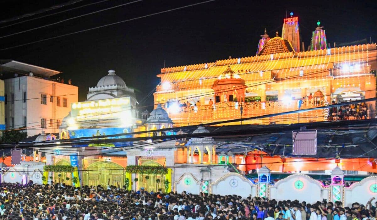 Diwali 2024: सवा लाख दीपों से जगमग होगा पटना का इस्कॉन मंदिर, थाईलैंड के फूल बढ़ाएंगे शोभा
