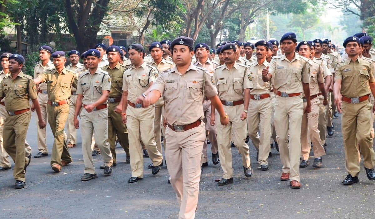 पटना में लफंगों पर रहेगी प्रशासन की नजर, हजारों जवानों के साथ तैनात हुई क्विक रिस्पांस टीम