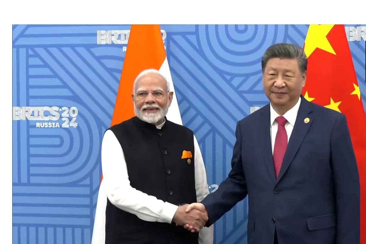 BRICS Summit से इतर पीएम मोदी और शी जिनपिंग का हुआ आमना-सामना, LAC विवाद के बीच द्विपक्षीय वार्ता