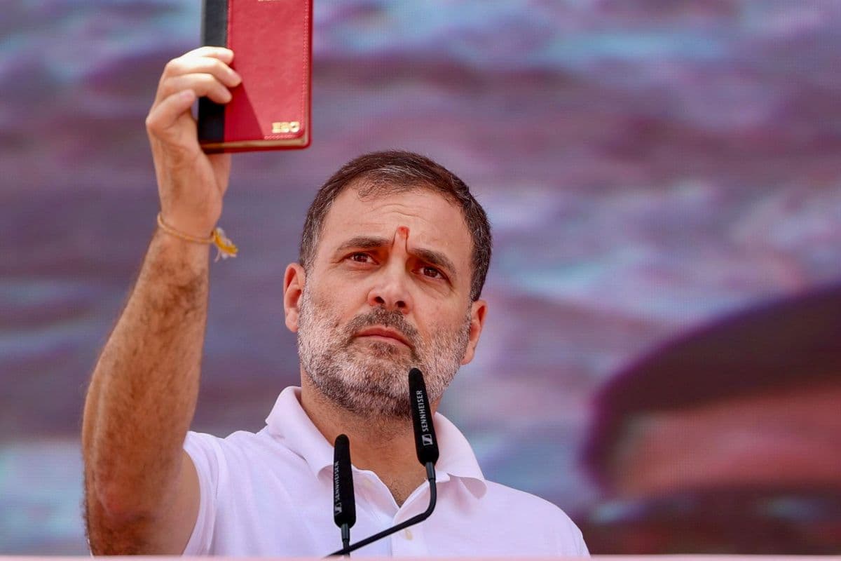 Maharashtra: राहुल गांधी ने मोदी सरकार पर लगाया गंभीर आरोप, कहा- दलितों का इतिहास मिटाया जा रहा