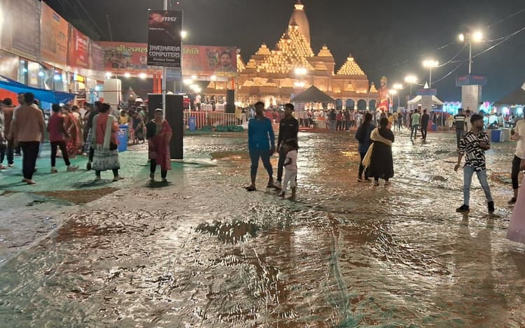 Ranchi Weather: दुर्गा पूजा घूमने वालों सावधान! रांची में अगले 3 घंटे में गरज के साथ होगी वर्षा, IMD का अलर्ट