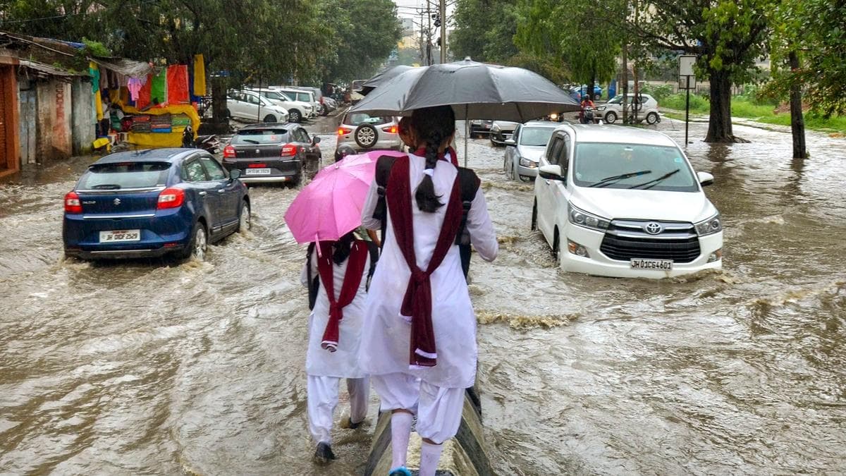 Bihar Weather: बिहार में बारिश बिगाड़ सकती है मेले का मजा! आज 7 जिलों में ऑरेंज अलर्ट जारी