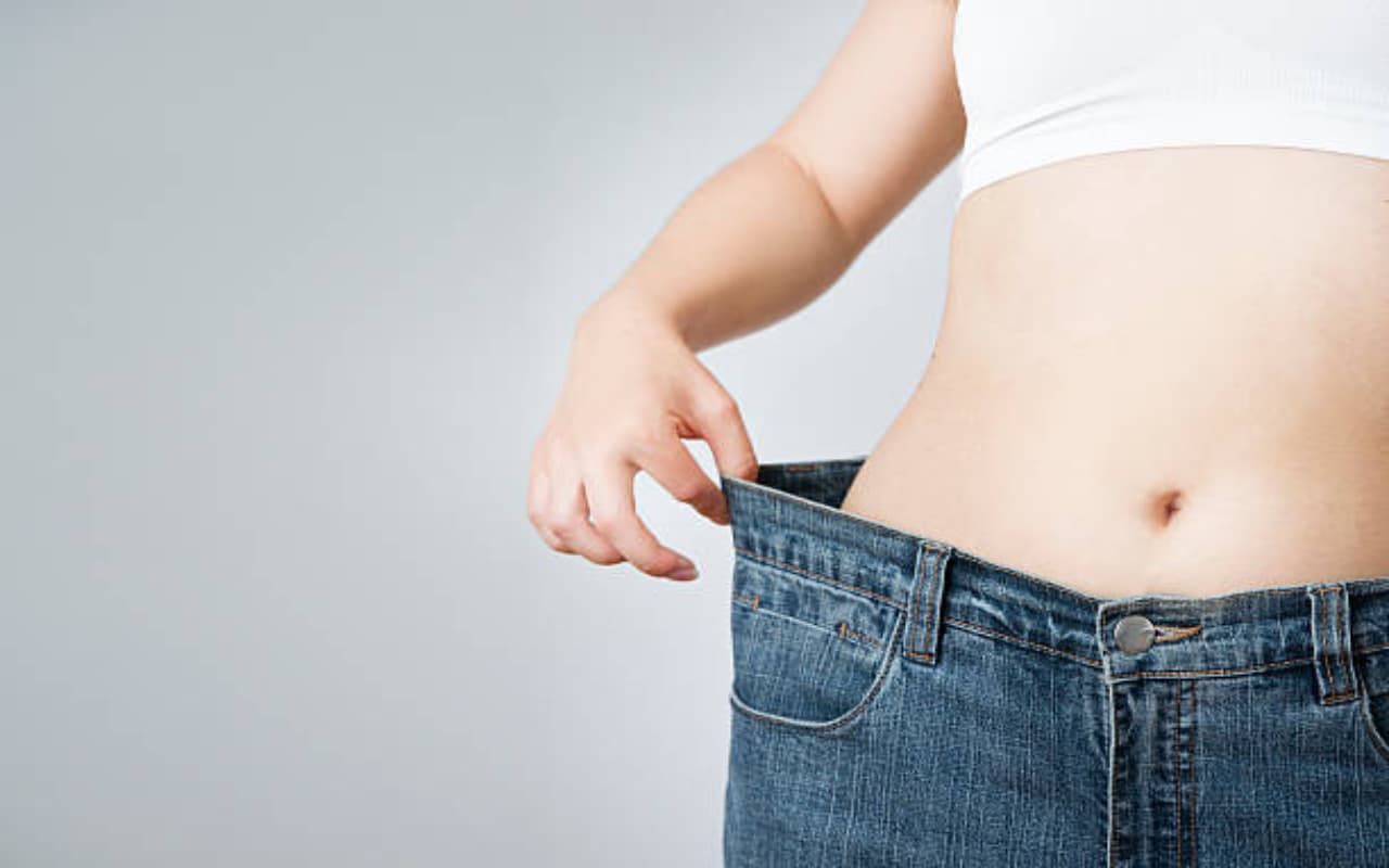 Weight loss : एक महीने में घटाएं 10 किलो वजन! नुकसानदेह साबित हो सकते हैं इस तरह के दावे, जानें कैसे