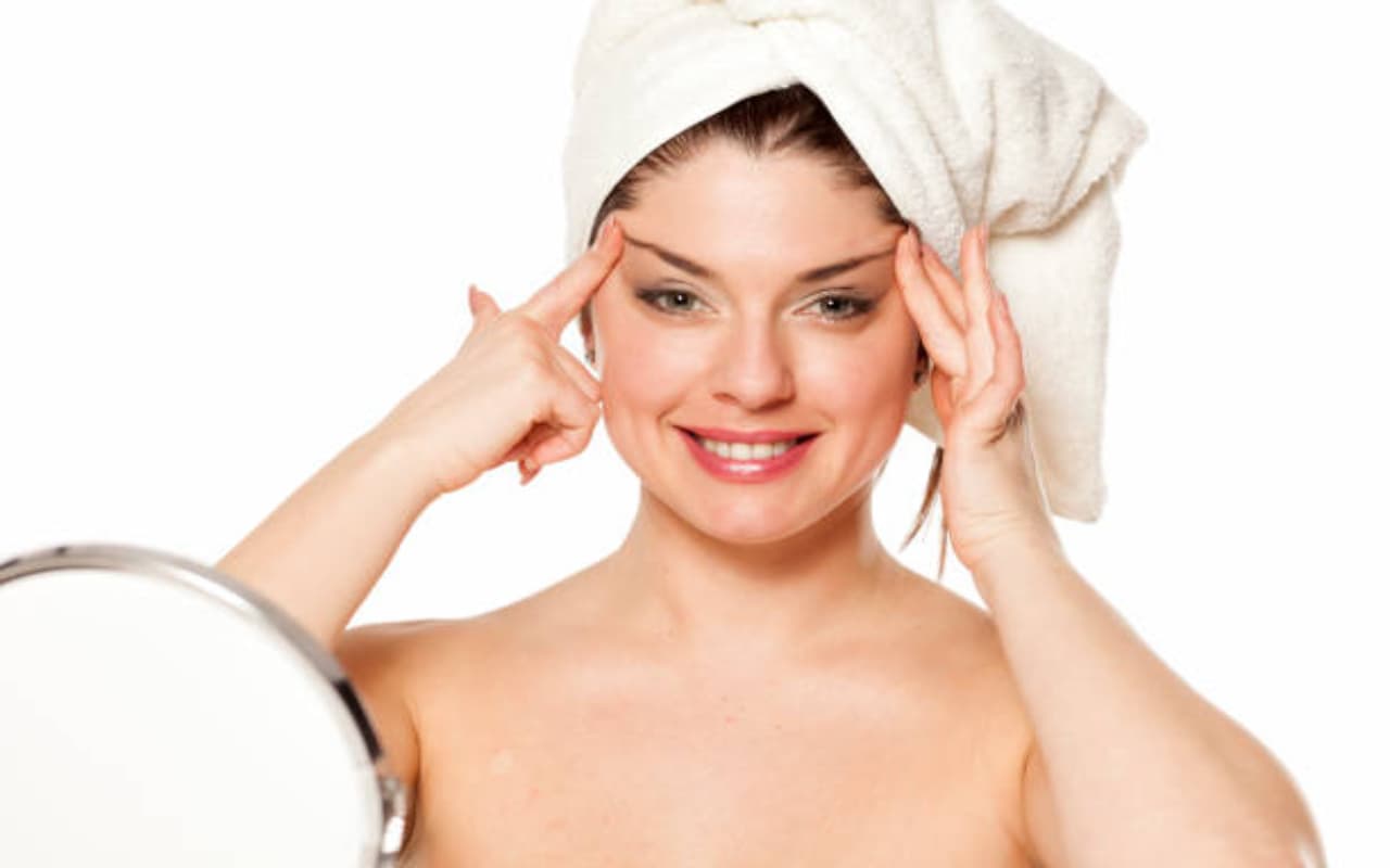 Beauty Tips: 50 की उम्र में भी चेहरे पर नहीं दिखेगी बुढ़ापे की निशानी, आज ही डायट में शामिल करें ये चीजें Beauty Tips: 50 की उम्र में भी चेहरे पर नहीं दिखेगी बुढ़ापे की निशानी, आज ही डायट में शामिल करें ये चीजें
