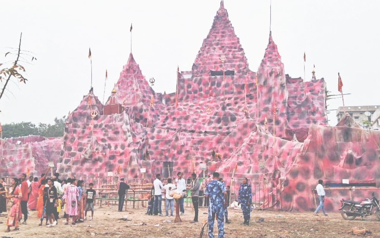 Sonepur Mela 2024: सोनपुर मेला में वैष्णव देवी दर्शन को उमड़ रही भीड़, मौत का कुआं कर रहा आकर्षित