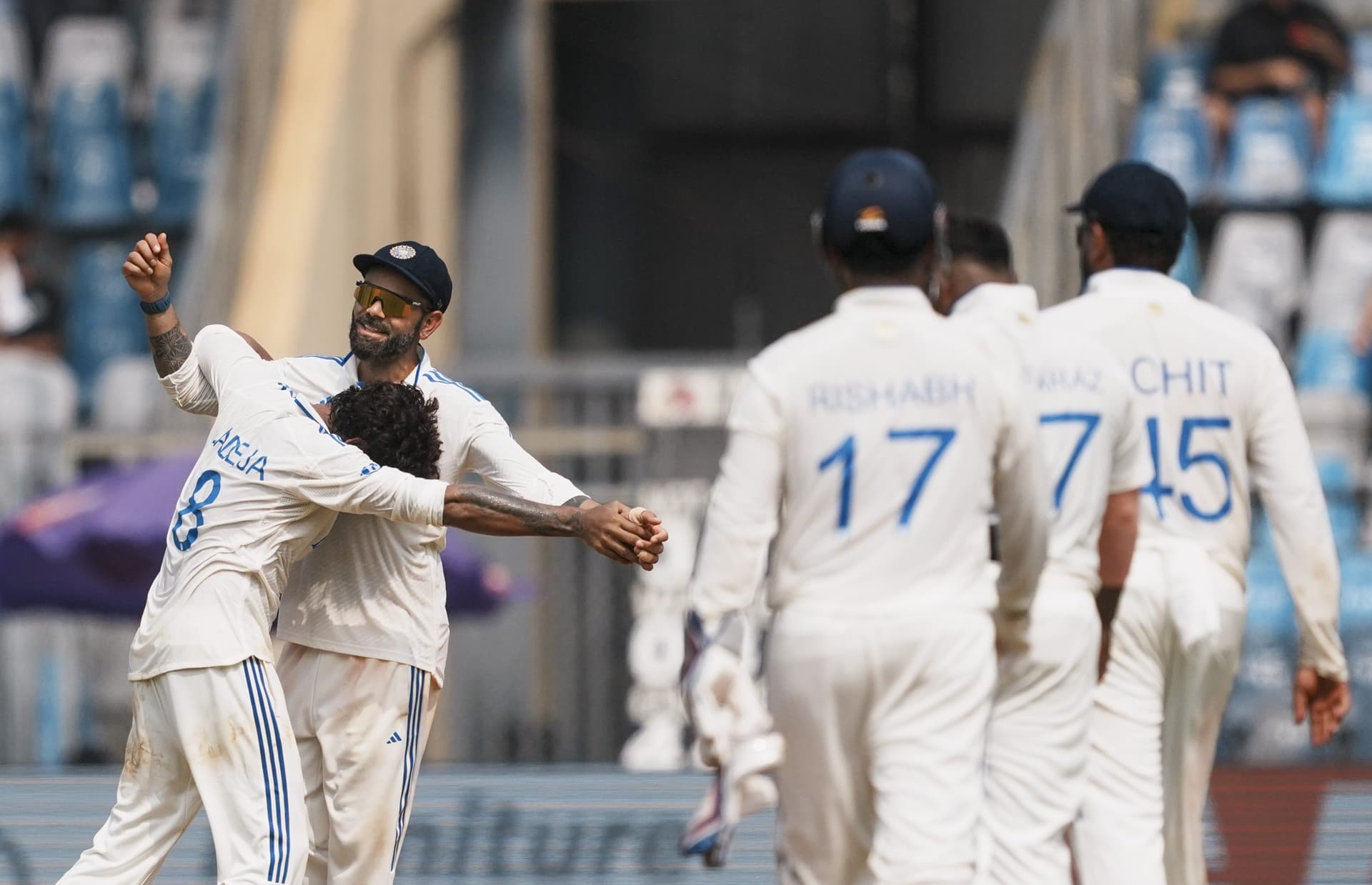 IND vs NZ: रवींद्र जडेजा के 'पंजे' से ढेर हुए कीवी, न्यूजीलैंड पहली पारी में 235 पर सिमटा