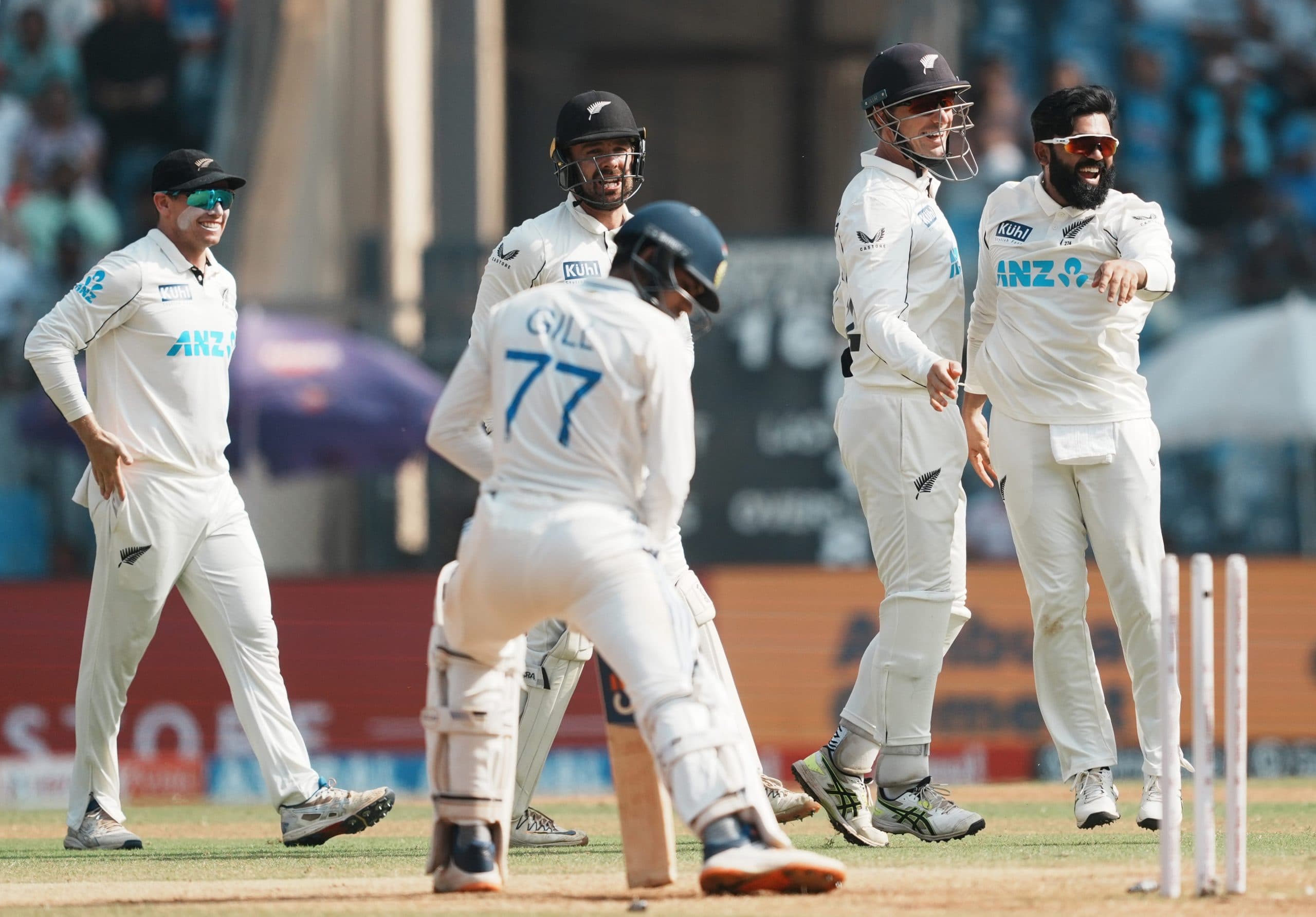 IND vs NZ: हाथ में बल्ला उठाए देखते रह गए गिल और उड़ गई गिल्ली, देखें वीडियो