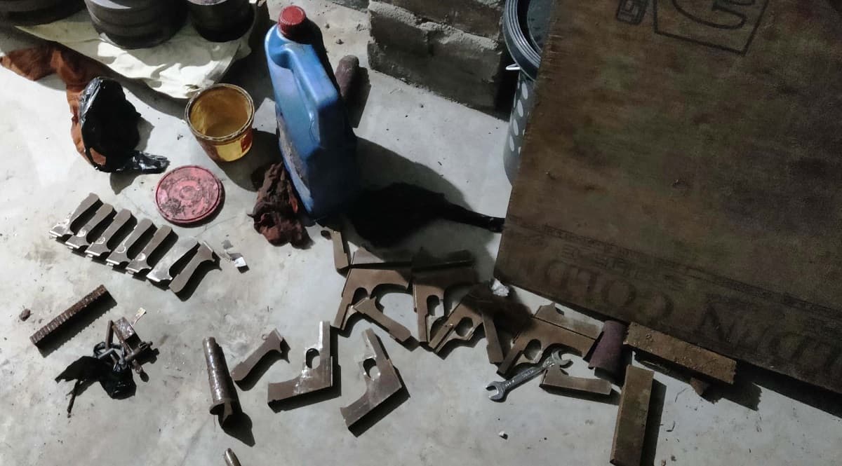 Munger news : तारापुर में बनती थी पिस्टल की बॉडी, असरगंज में दिया जाता था फिनिशिंग टच