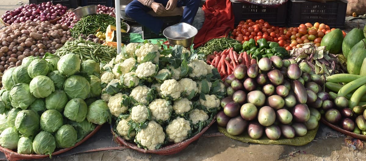 Purnia news : अब आम आदमी को रूलाने लगा है प्याज, सब्जियां भी पहुंच से बाहर