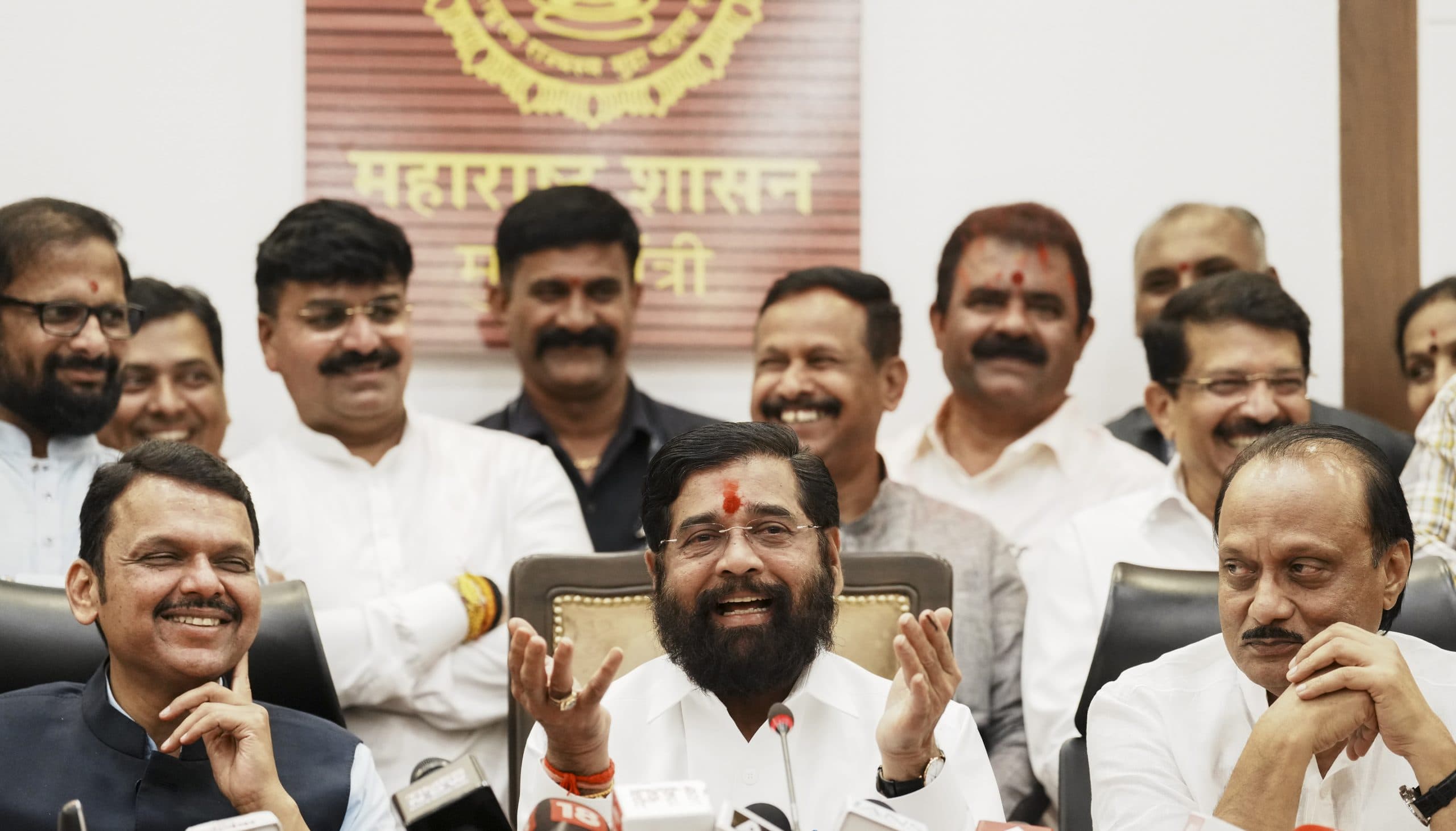 Maharashtra News: कैसी है कार्यवाहक CM एकनाथ शिंदे की तबीयत? चेकअप के बाद डॉक्टर ने दिया बड़ा अपडेट, देखें Video