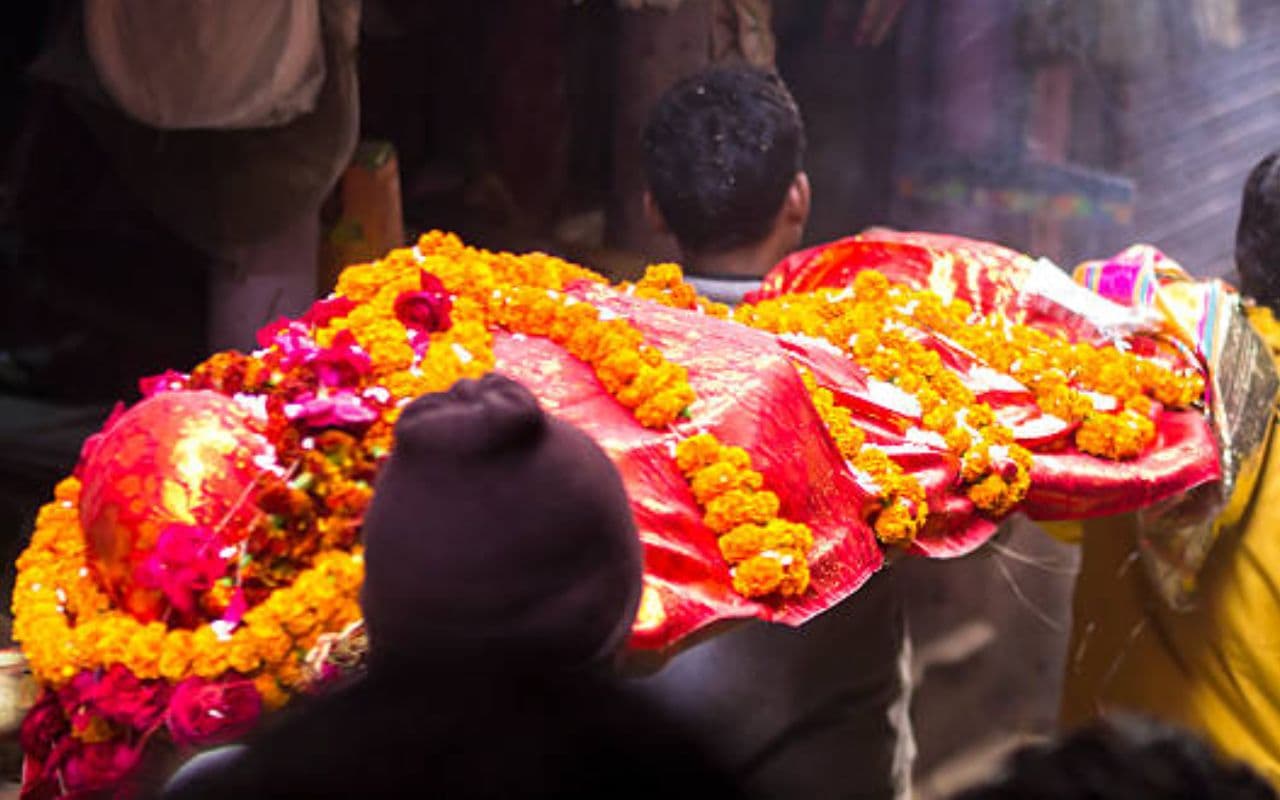 Kaimur: रात में हुई सगाई, सुबह उठी युवक की अर्थी