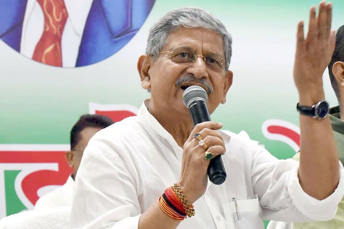 कांग्रेस नेता ने चुनाव आयोग को कहा अपशब्द, भड़के केंद्रीय मंत्री, बोले- हार से उबर…