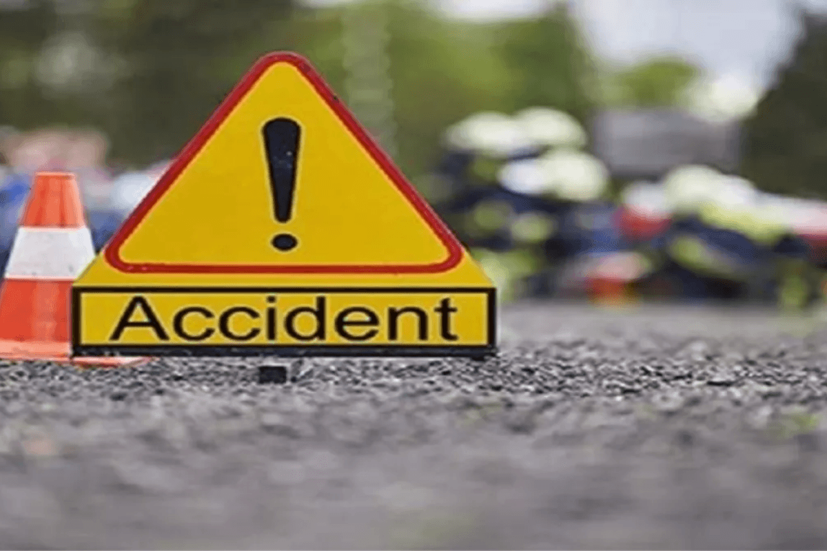 Bihar news| Patna Accident News: Speeding truck collides with auto in Patna, one dead