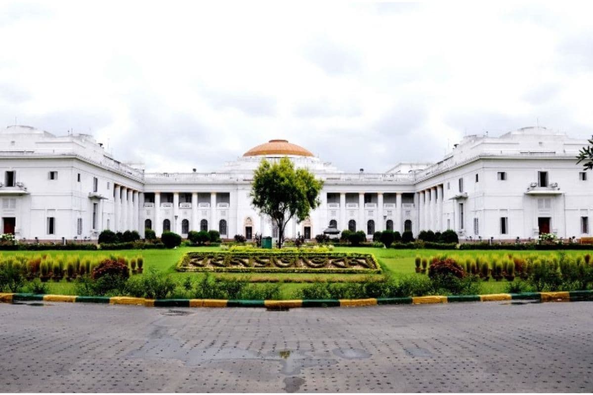 West Bengal : भाजपा ने विधानसभा से किया वाॅकआउट कहा, 'बंगाल को बांग्लादेश ना बनायें'