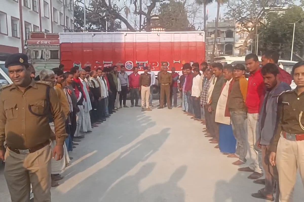 मुजफ्फरपुर में जाम छलकाने के बाद निकली बारात, 40 शराबी बाराती बने हवालात के मेहमान