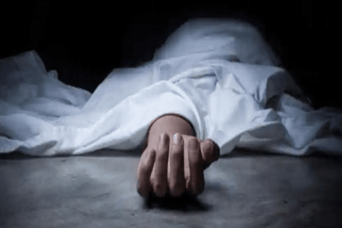 Bihar News: रेलवे ट्रैक पर पड़ा मिला युवक का शव, एक घंटे तक रुकी रही ट्रेन