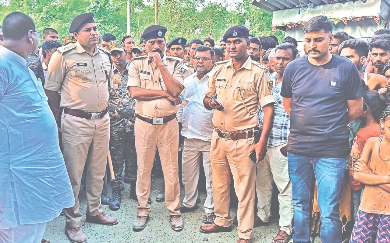 Bihar News: मुजफ्फरपुर में दिनदहाड़े ताबड़तोड़ फायरिंग, जमीन विवाद में 60 वर्षीय की हत्या, पुलिस जांच में जुटी