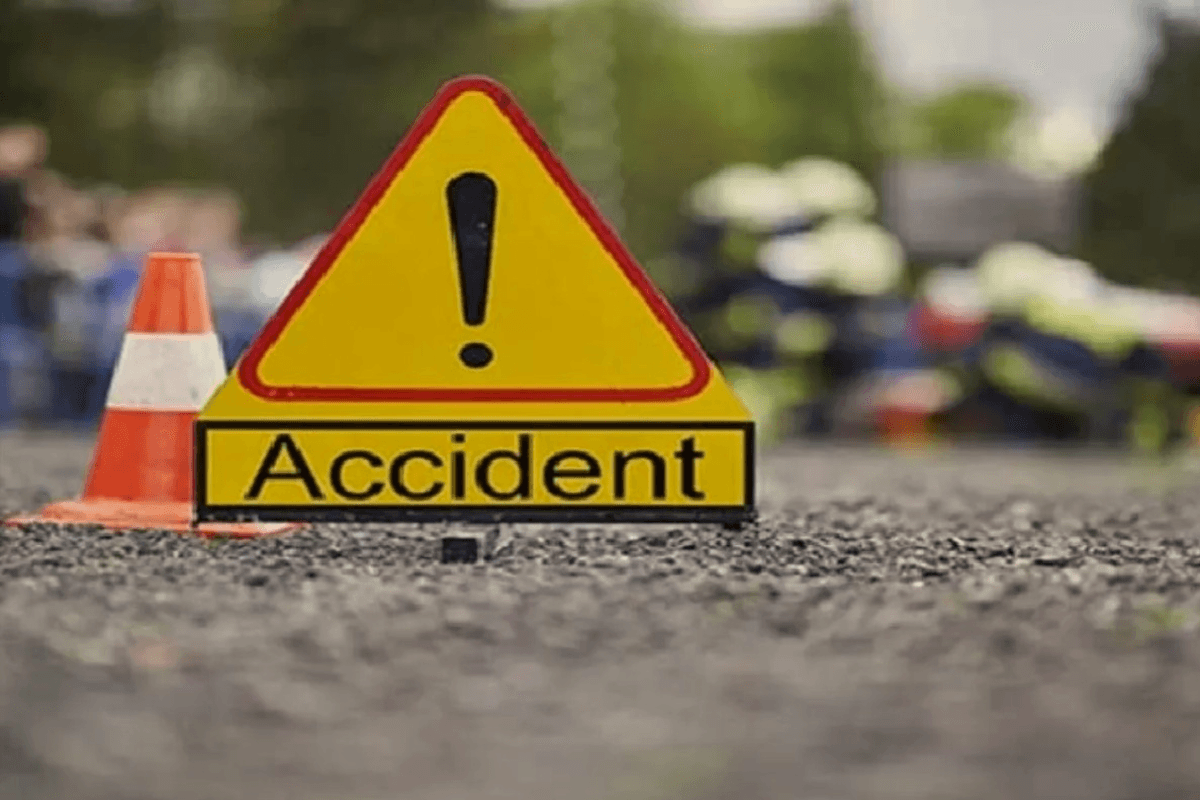 Bihar Accident News: पुल से टकराई पिकअप वैन, 20 फीट गहरे गड्ढे में गिरे लोग, बच्ची समेत तीन की मौत, 16 घायल