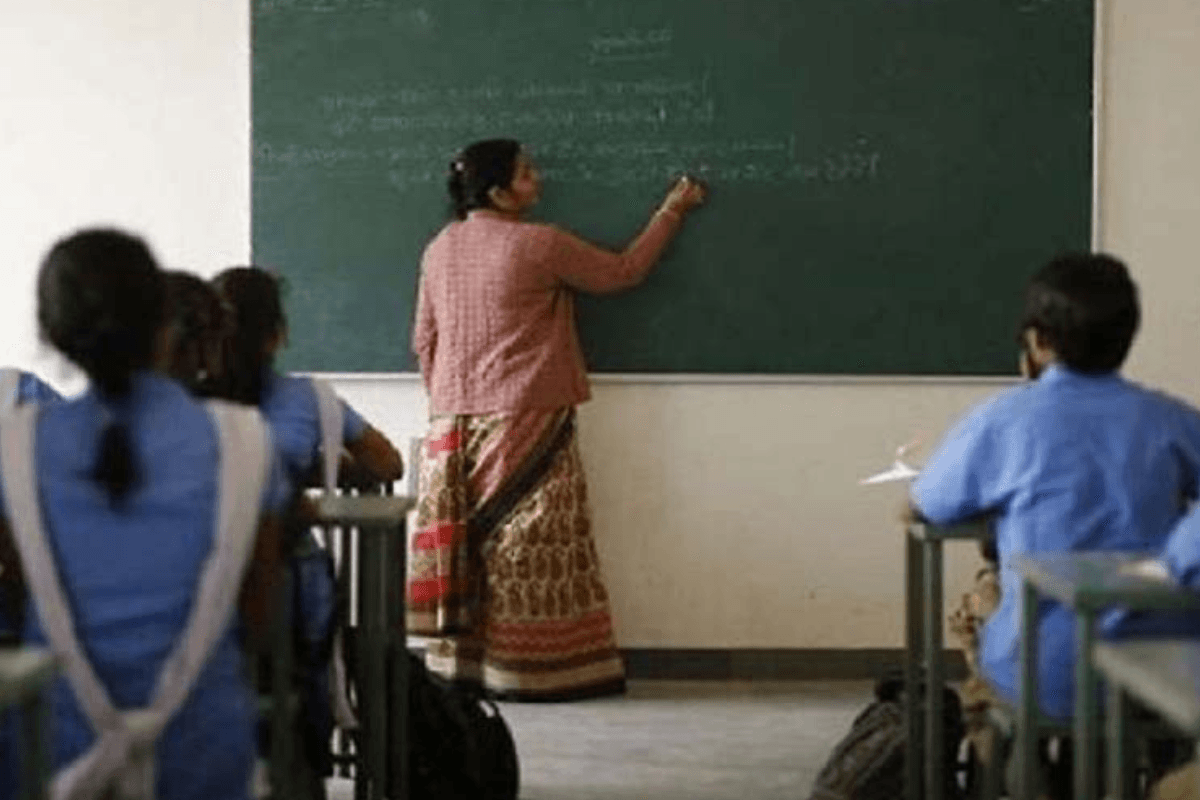 Bihar Teacher News: सरकारी स्कूलों में प्रधानाध्यापक व प्रधान शिक्षकों की ऐसे होगी पोस्टिंग, शिक्षा विभाग ने की बड़ी तैयारी