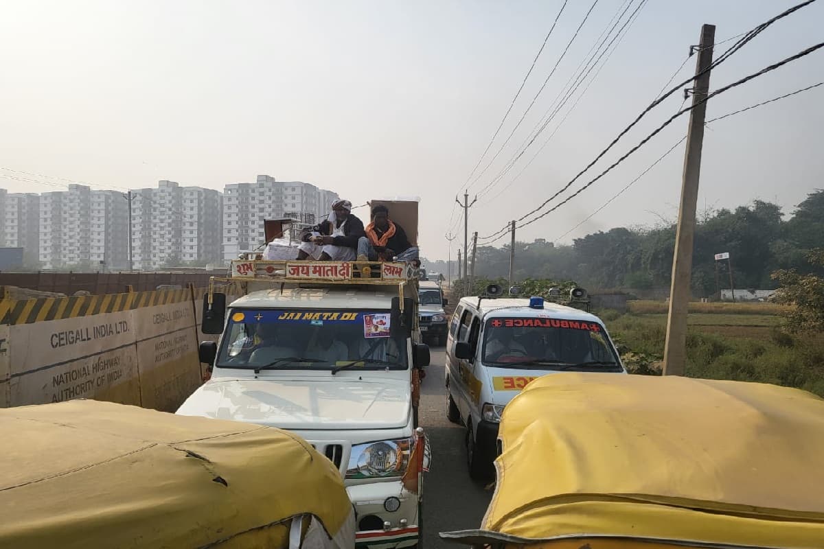 Bihta Traffic Jam बिहटा में लगे जाम से 10 किलोमीटर की दूरी तय करने में लग रहे 12 घंटे