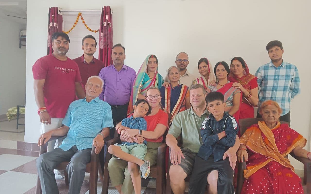 Chhath Puja 2024: लोक आस्था के महापर्व की  गजब महिमा, छठ पूजा देखने फिनलैंड से खींचा चला आया विदेशी जोड़ा