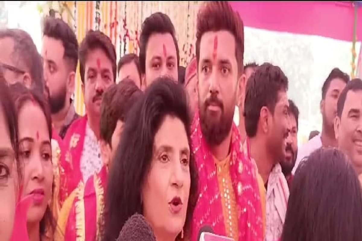 चिराग पासवान ने पार्टी दफ्तर का किया गृह प्रवेश, रामविलास की पत्नी ने कहा चार वर्षो तक आने नहीं दिया गया