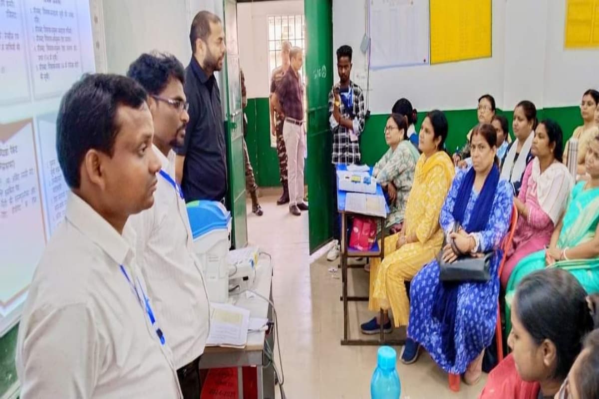 jharkhand Election 2024: विधानसभा चुनाव को लेकर प्रशिक्षण का आयोजन, अनुपस्थित कर्मियों को डीसी ने किया शो कॉज