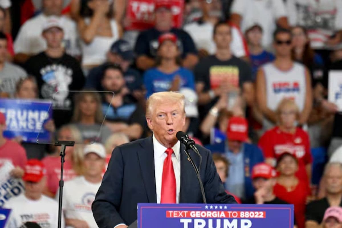 बांग्लादेश हिंसा पर ट्रंप बोले- मैं हिंदुओं, ईसाइयों के खिलाफ बर्बर हिंसा की करता हूं निंदा