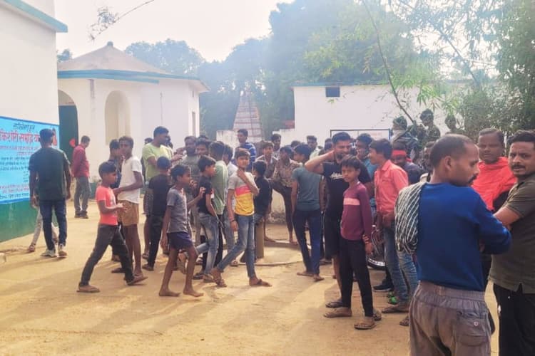 Firing in School: झारखंड में पारा टीचर ने क्लास रूम में घुसकर प्रधान शिक्षिका को गोली मारी