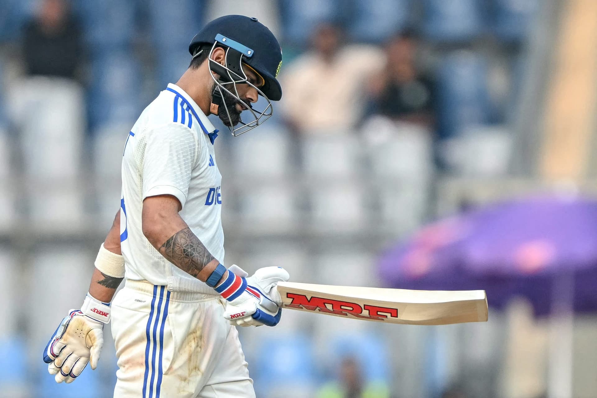 IND vs AUS, Perth Test: नहीं चले विराट, भारत की स्थिति नाजुक, कहां देख सकते हैं लाइव फ्री मैच